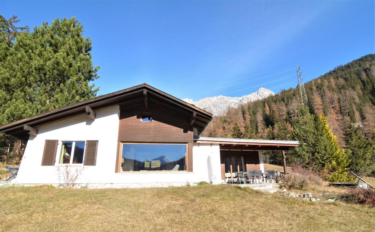 Vila Haus Schwarz Savognin Exteriér fotografie